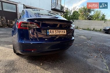 Седан Tesla Model 3 2023 в Харькове