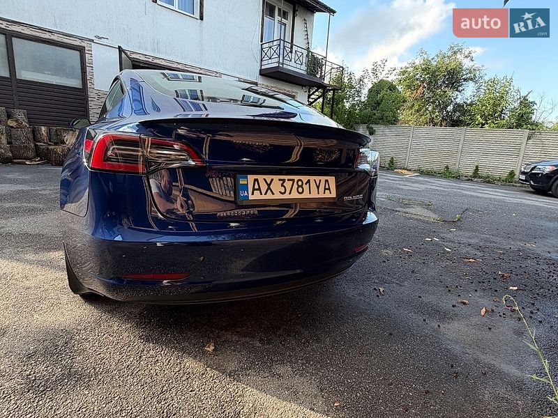 Седан Tesla Model 3 2023 в Харькове