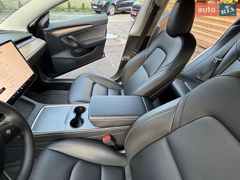 Седан Tesla Model 3 2023 в Харькове