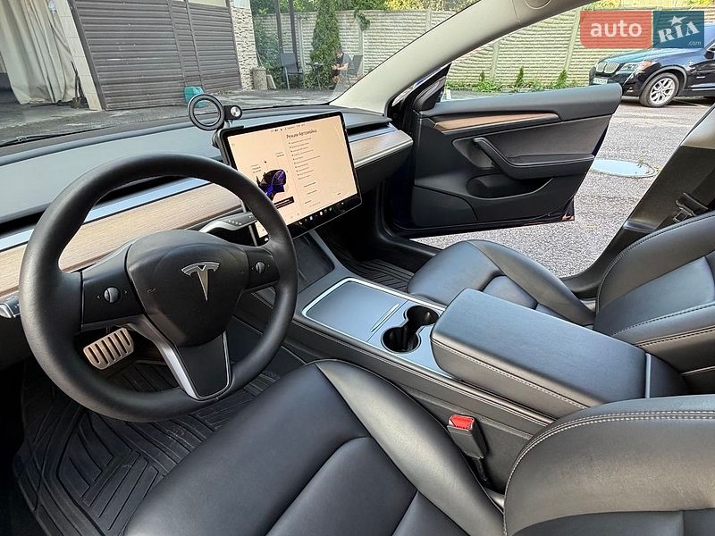 Седан Tesla Model 3 2023 в Харькове