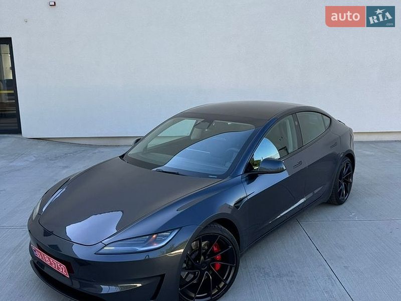 Седан Tesla Model 3 2024 в Луцке