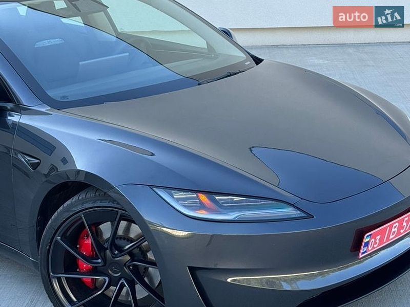 Седан Tesla Model 3 2024 в Луцке