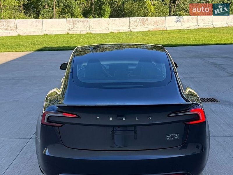 Седан Tesla Model 3 2024 в Луцке