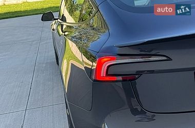 Седан Tesla Model 3 2024 в Луцке