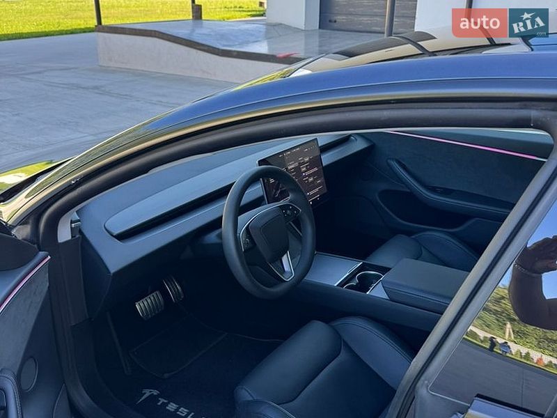 Седан Tesla Model 3 2024 в Луцке