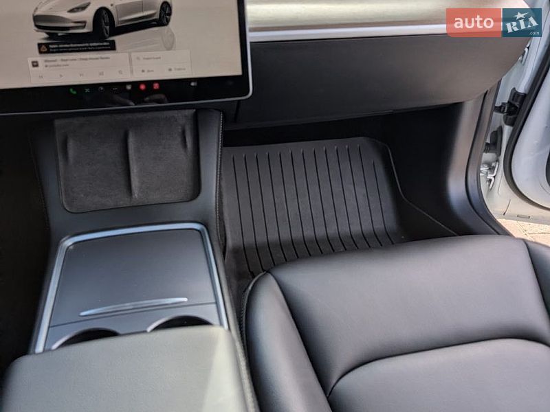 Седан Tesla Model 3 2022 в Львові