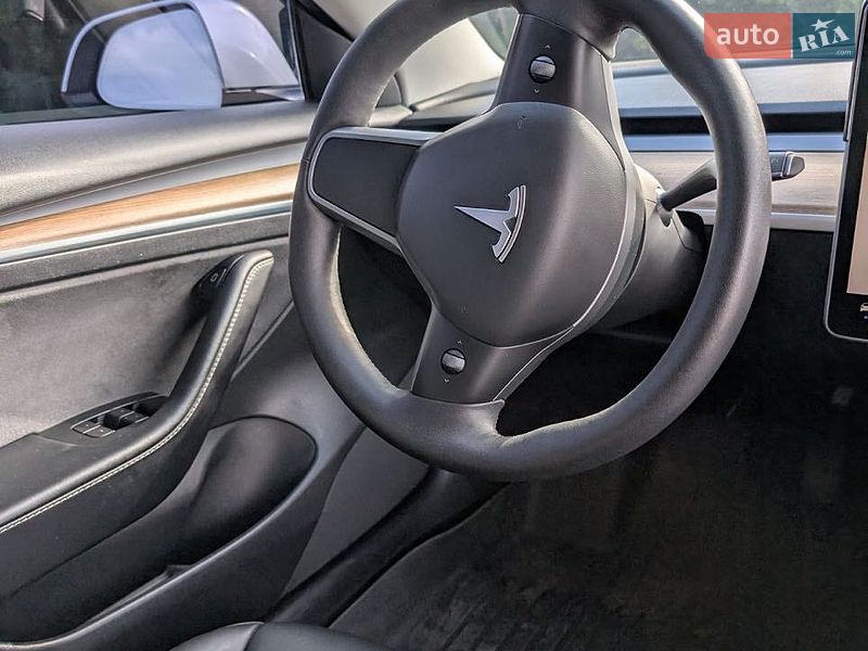 Седан Tesla Model 3 2022 в Львові