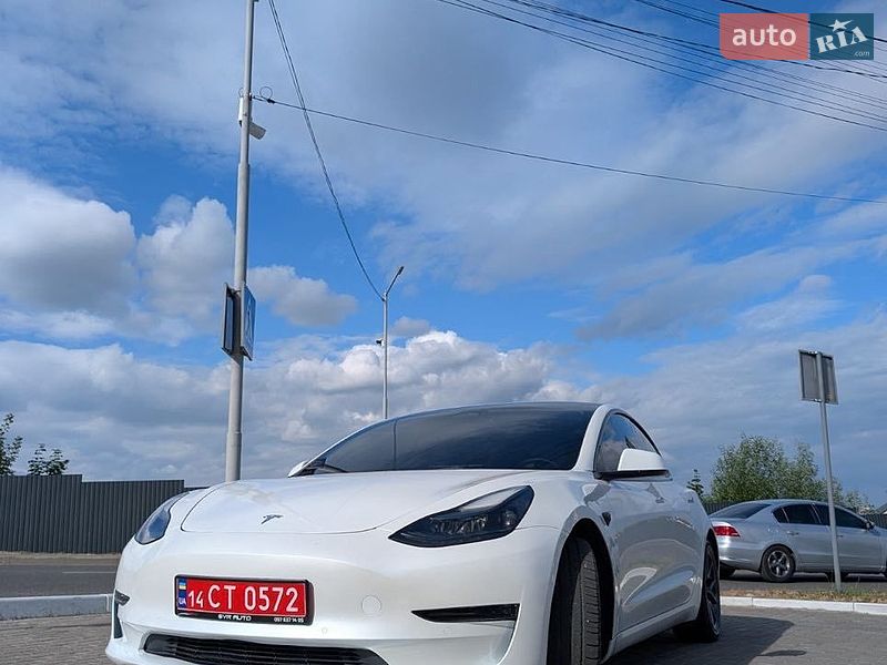 Седан Tesla Model 3 2022 в Львові