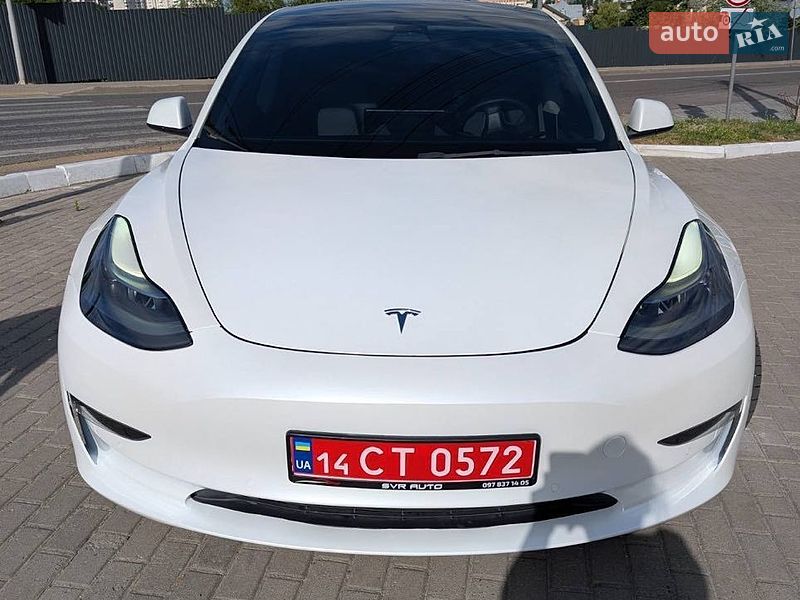 Седан Tesla Model 3 2022 в Львові