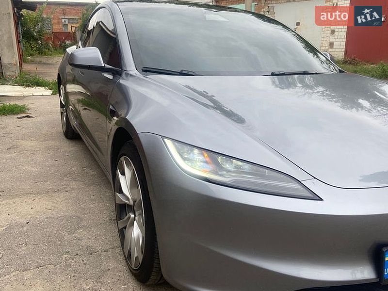 Седан Tesla Model 3 2025 в Харькове