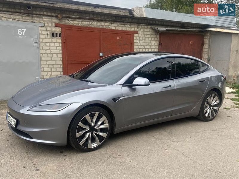 Седан Tesla Model 3 2025 в Харькове