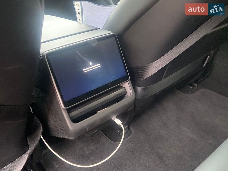 Седан Tesla Model 3 2025 в Харькове