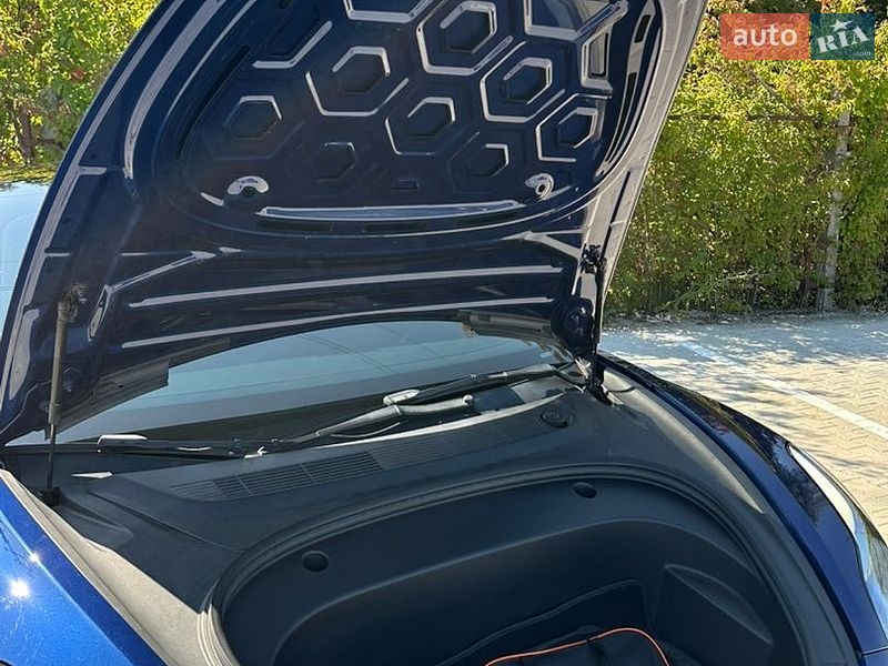 Седан Tesla Model 3 2021 в Львове