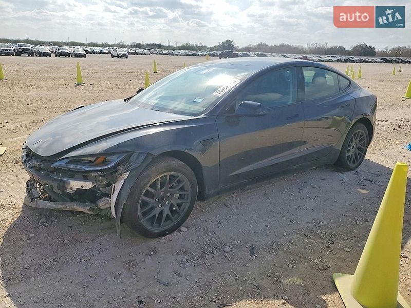 Tesla Model 3 2024