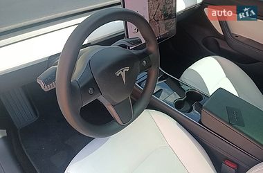 Седан Tesla Model 3 2019 в Киеве