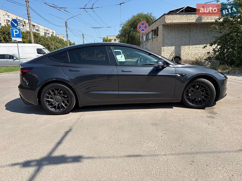 Седан Tesla Model 3 2024 в Львове фото 20 Седан Tesla Model 3 2024 в Львове