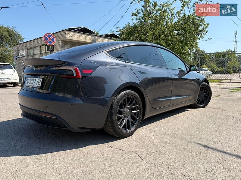 Седан Tesla Model 3 2024 в Львове фото 28 Седан Tesla Model 3 2024 в Львове