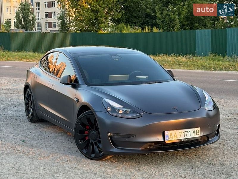 Tesla Model 3 2022