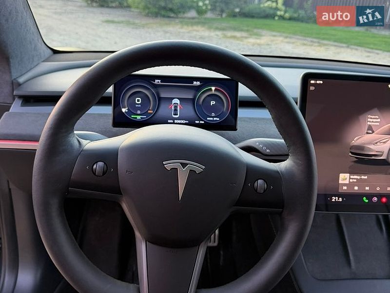 Седан Tesla Model 3 2022 в Броварах