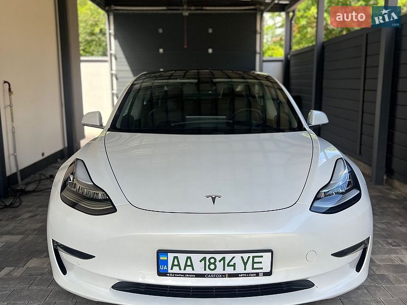 Седан Tesla Model 3 2019 в Броварах
