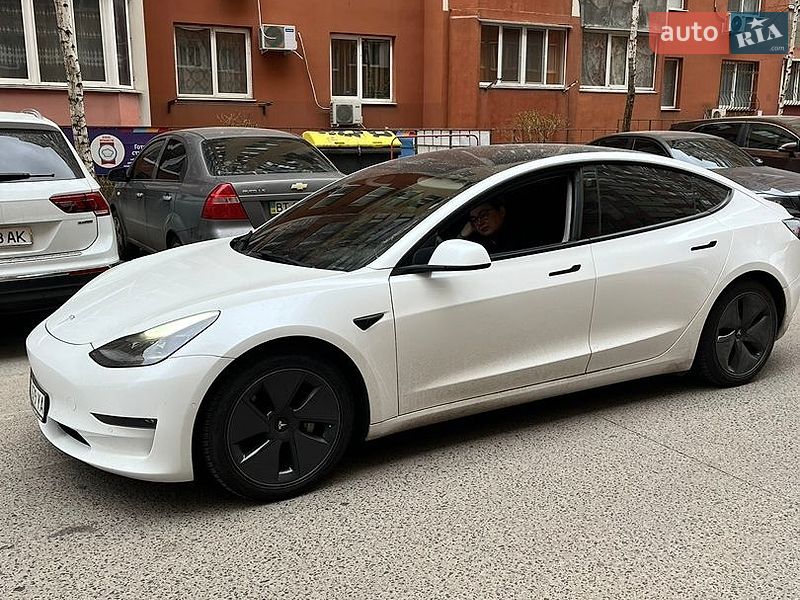 Седан Tesla Model 3 2022 в Одессе