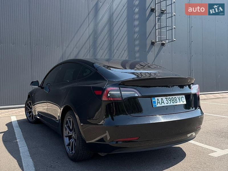 Седан Tesla Model 3 2019 в Києві