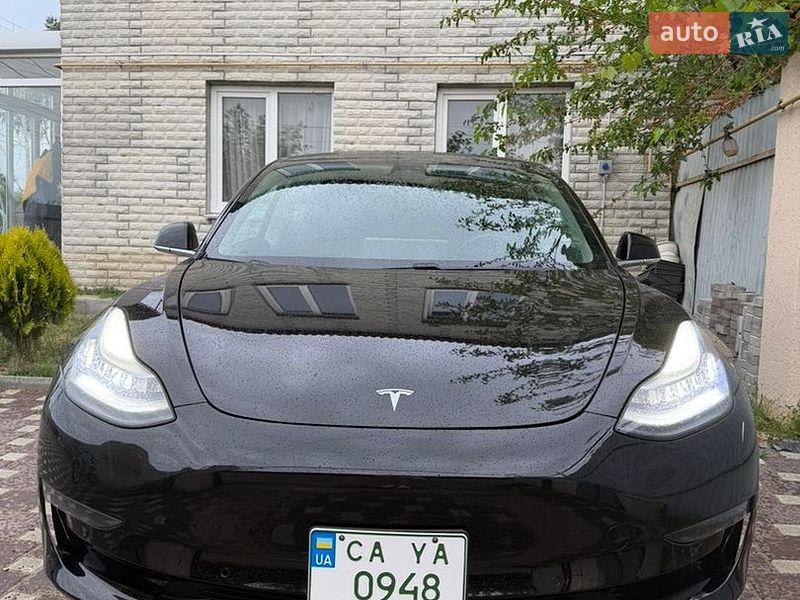 Седан Tesla Model 3 2020 в Николаеве