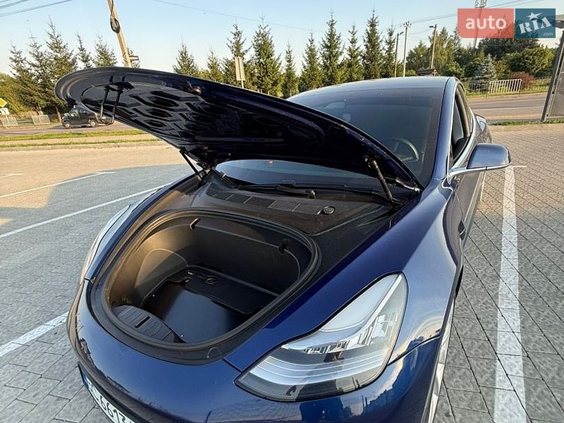 Седан Tesla Model 3 2020 в Львові фото 29 Седан Tesla Model 3 2020 в Львові