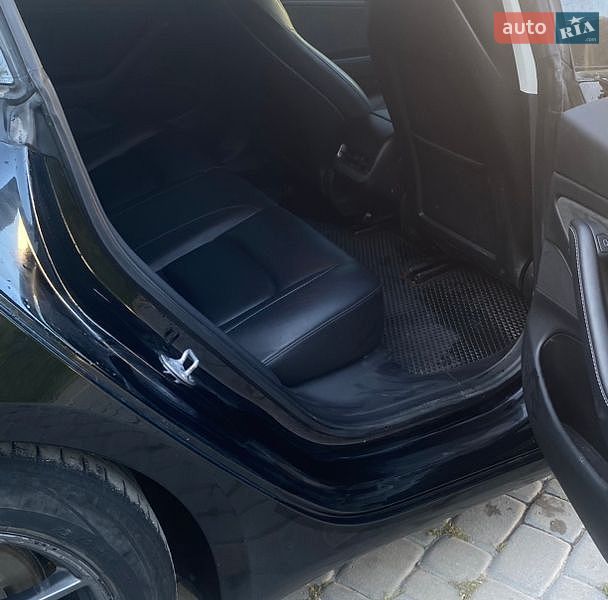 Седан Tesla Model 3 2021 в Львове