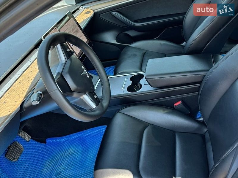 Седан Tesla Model 3 2022 в Львові
