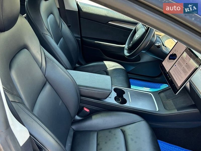 Седан Tesla Model 3 2022 в Львові
