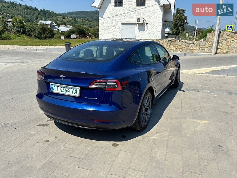 Седан Tesla Model 3 2022 в Львові
