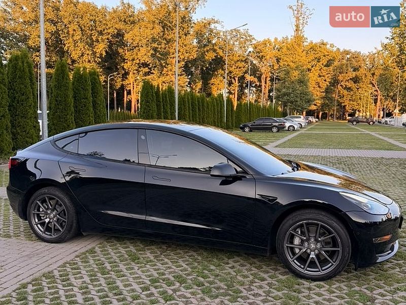 Tesla Model 3 2021