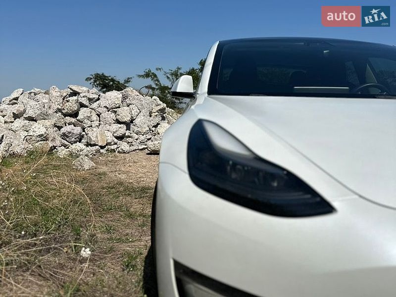 Седан Tesla Model 3 2022 в Одесі