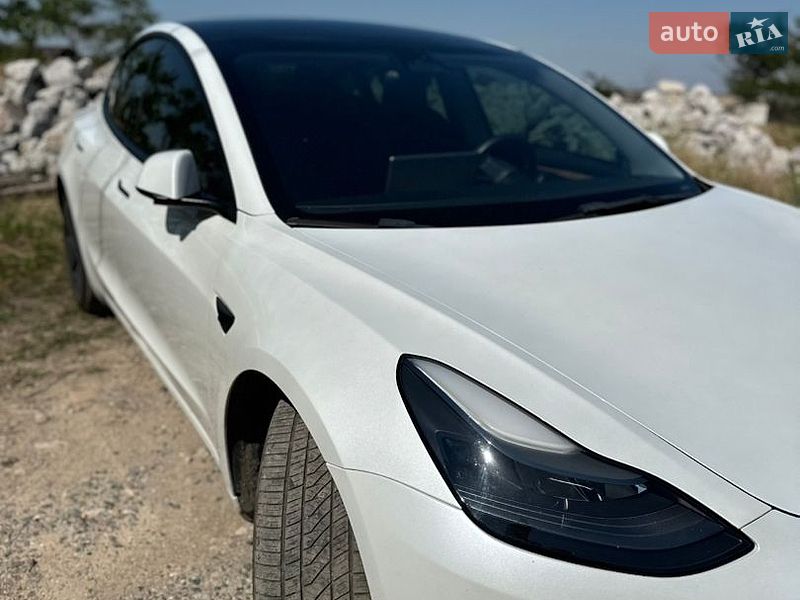 Седан Tesla Model 3 2022 в Одесі
