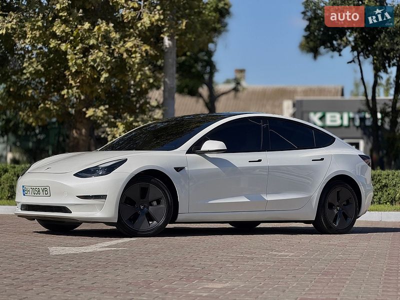 Седан Tesla Model 3 2023 в Одесі