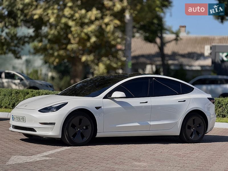 Седан Tesla Model 3 2023 в Одесі