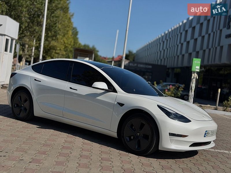 Седан Tesla Model 3 2023 в Одесі