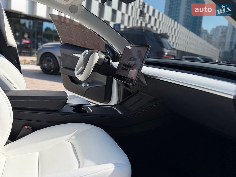 Седан Tesla Model 3 2023 в Одесі