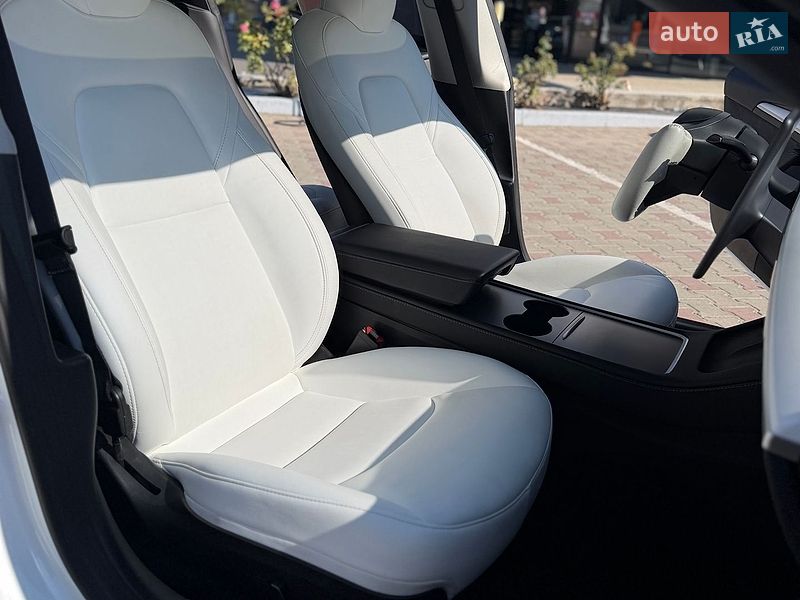 Седан Tesla Model 3 2023 в Одесі