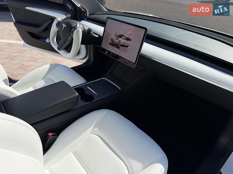 Седан Tesla Model 3 2023 в Одесі
