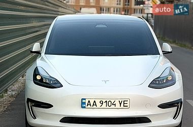 Седан Tesla Model 3 2022 в Киеве