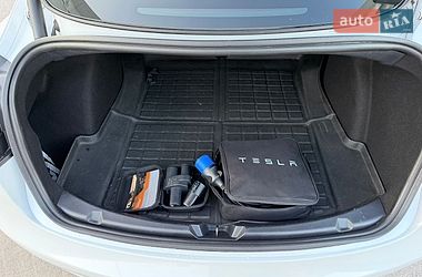 Седан Tesla Model 3 2022 в Киеве