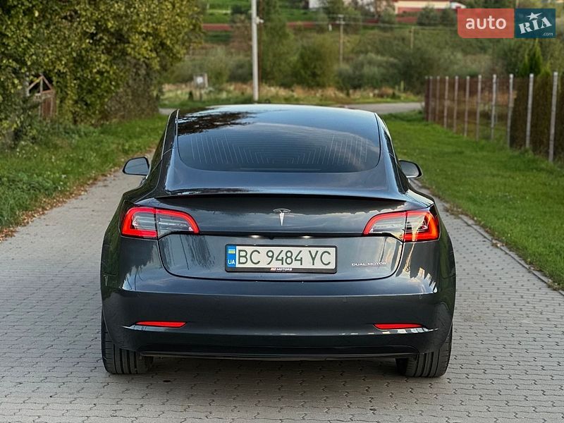Седан Tesla Model 3 2020 в Львове