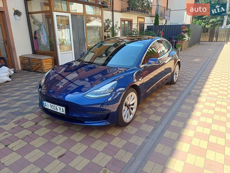 Tesla Model 3 2020