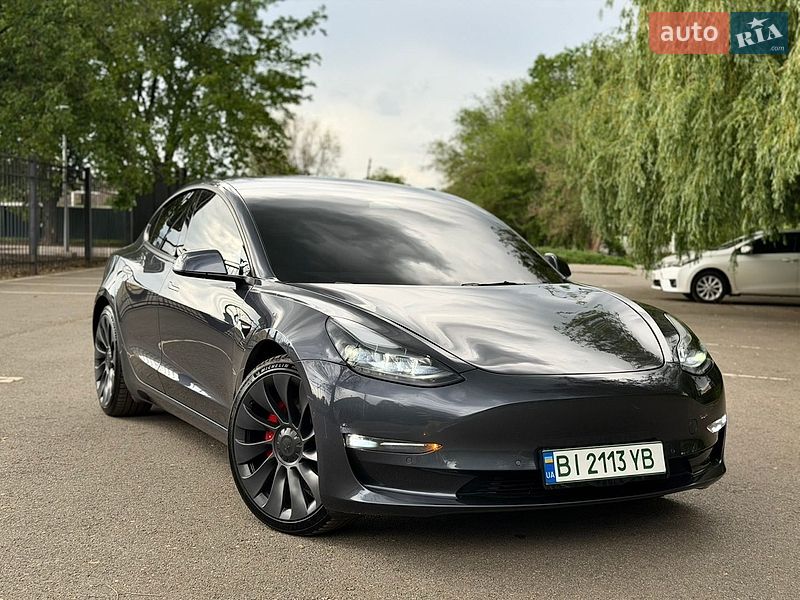 Седан Tesla Model 3 2022 в Кривом Роге