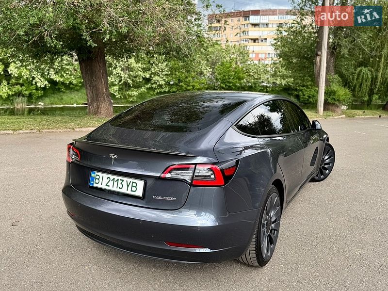 Седан Tesla Model 3 2022 в Кривом Роге