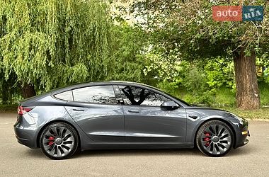 Седан Tesla Model 3 2022 в Кривом Роге