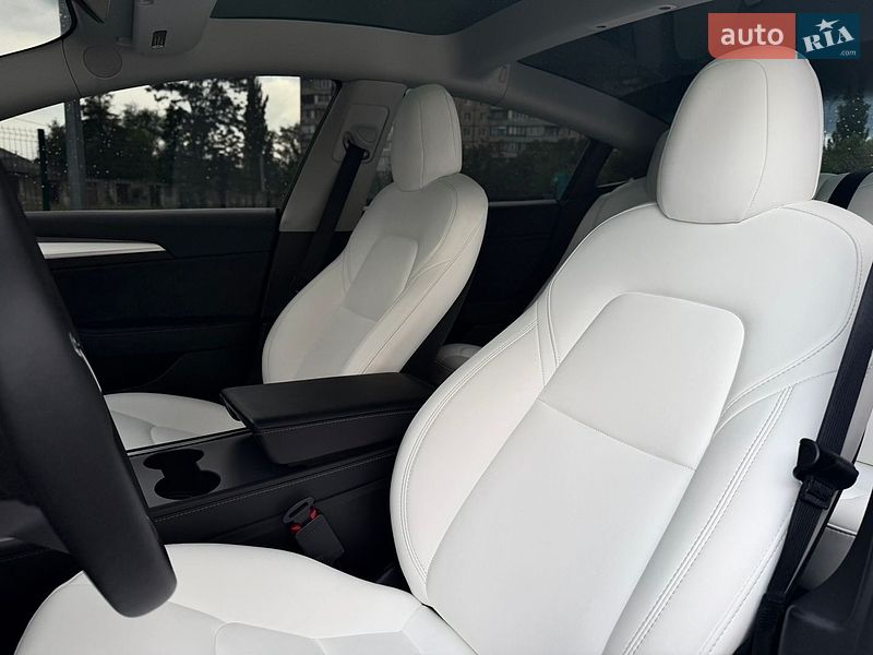 Седан Tesla Model 3 2022 в Кривом Роге