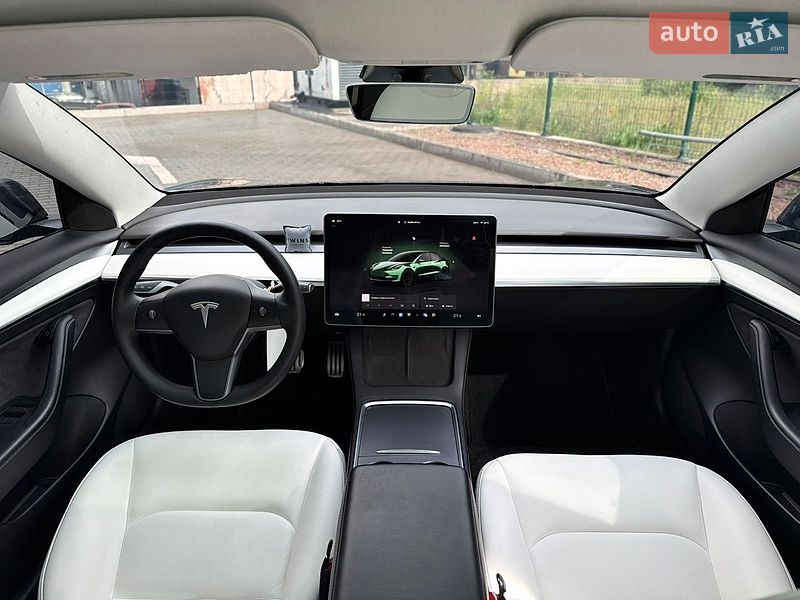 Седан Tesla Model 3 2022 в Кривом Роге